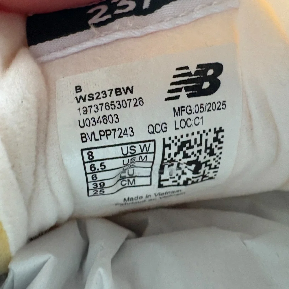 NWT New Balance 237 Womens White Black Casual Lifestyle Sneaker Shoes‎ Size 8